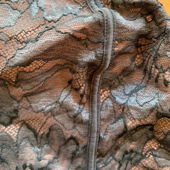 Auden Lace Bodysuit - Black and Pink M - Picture 6 of 6